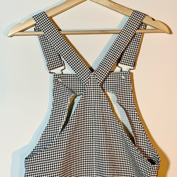 🍯 Black & White Overall Dress (Checkered / Hound’s Tooth, Adjustable) - Picture 4 of 7